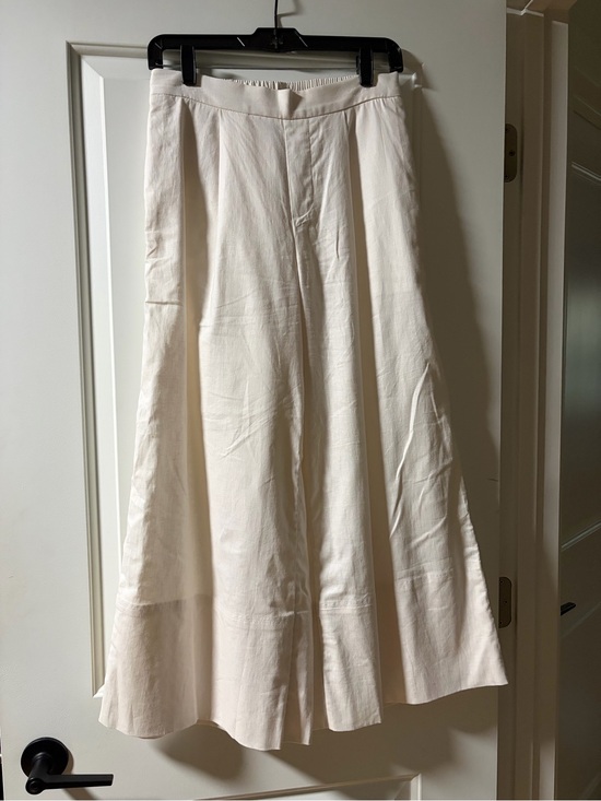 Banana Republic Dresses & Skirts - Banana Republic Cream Maxi Skirt - Flowing A-Line Silhouette